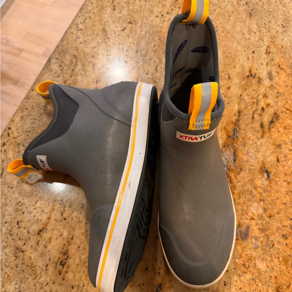 Water boots for men size 11